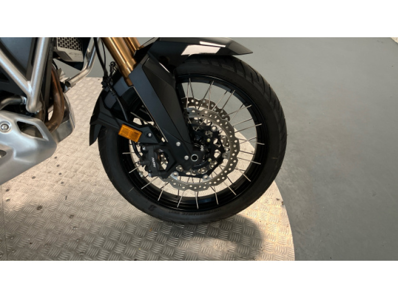 25MY Honda Africa Twin CRF1100 Adventure Sports Electric Suspension DCT Automatic